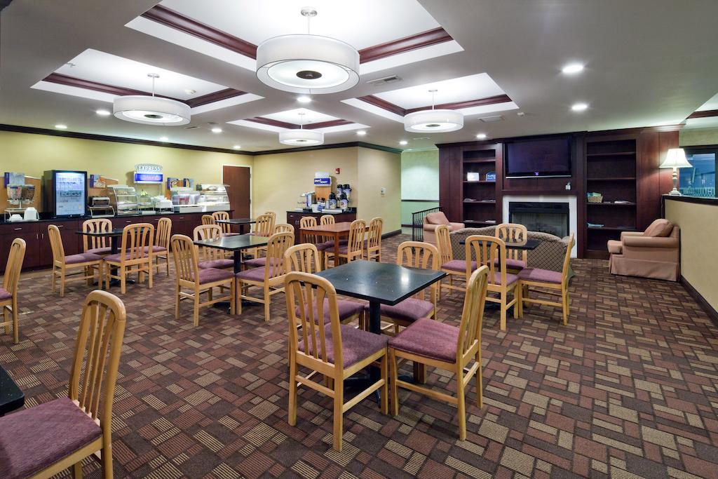 Holiday Inn Express Cincinnati-Lawrenceburg Zewnętrze zdjęcie