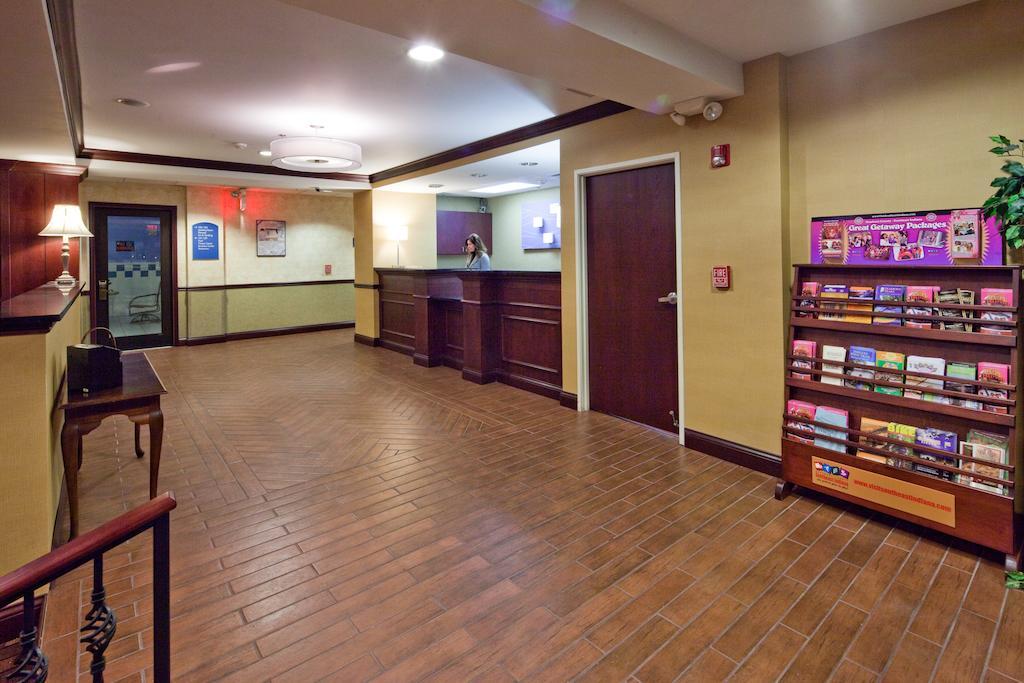 Holiday Inn Express Cincinnati-Lawrenceburg Zewnętrze zdjęcie