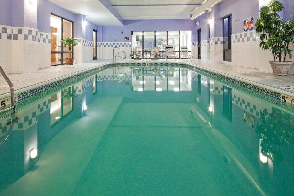 Holiday Inn Express Cincinnati-Lawrenceburg Zewnętrze zdjęcie
